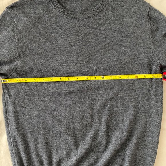 Moncler Logo Patch Gray Sweater - Picture 6 of 10